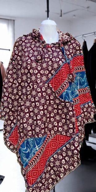 Wholesale Hooded Wool-Blend Ponchos | Artisanal Patterned Shawl Manufacturer & Exporter